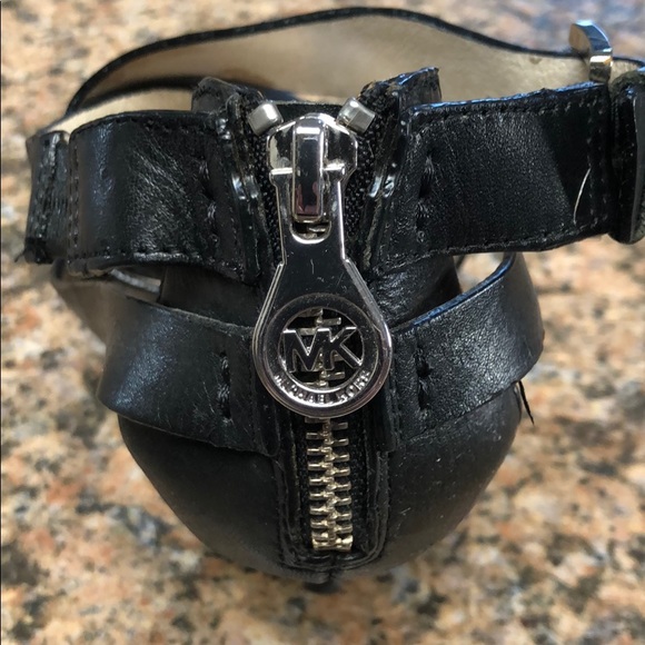 Michael Kors 9.5 black 3” heel shoe - Picture 4 of 5
